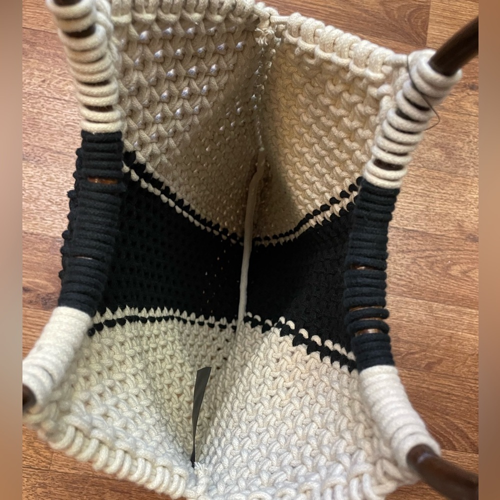 Woven Handbag - Picture 2 of 8